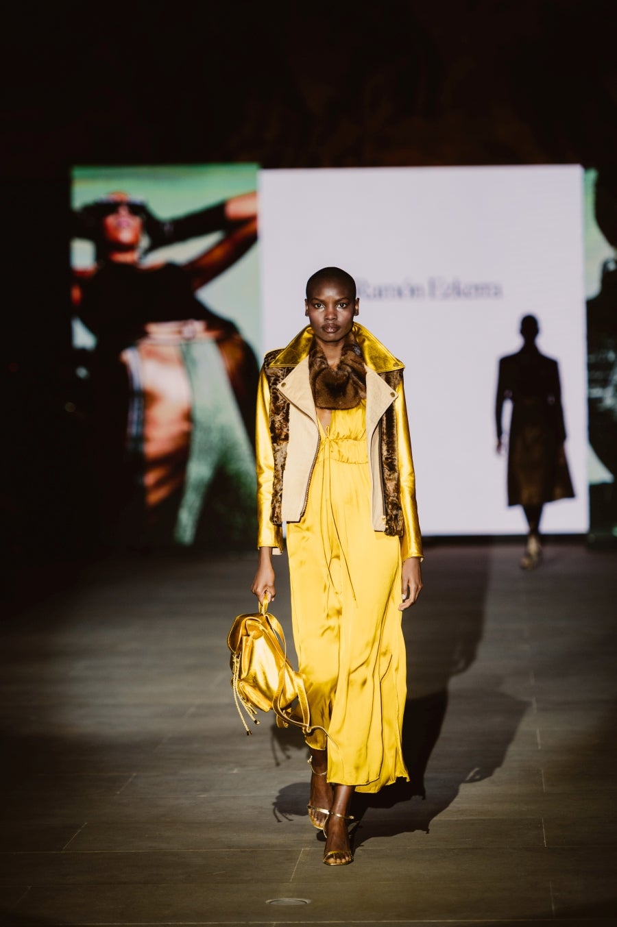 Las mejores imágenes del desfile de Ramón Ezkerra