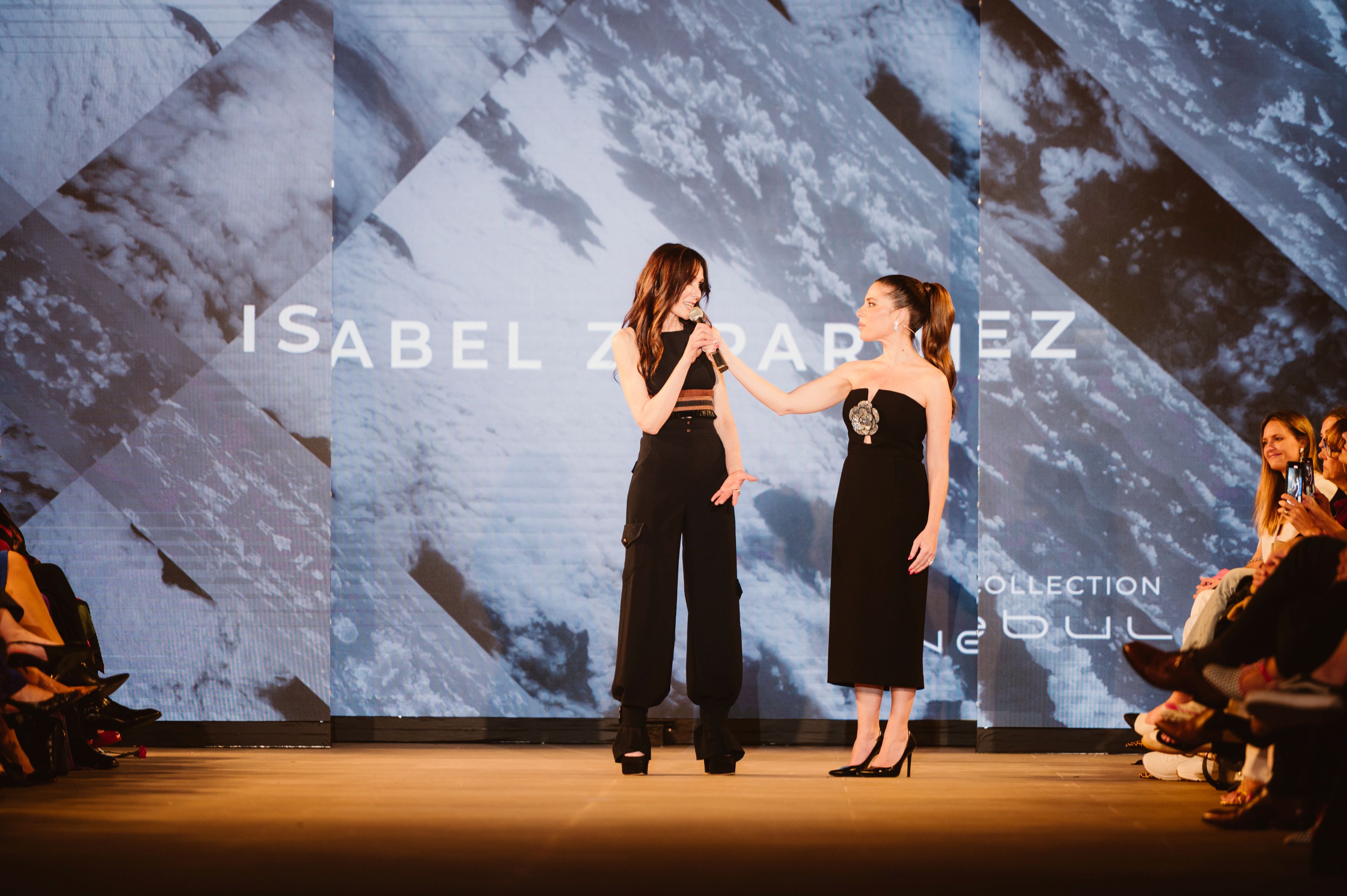 Isabel Zapardiez vuelve a la pasarela de San Telmo con la colección &#039;Nebula&#039;