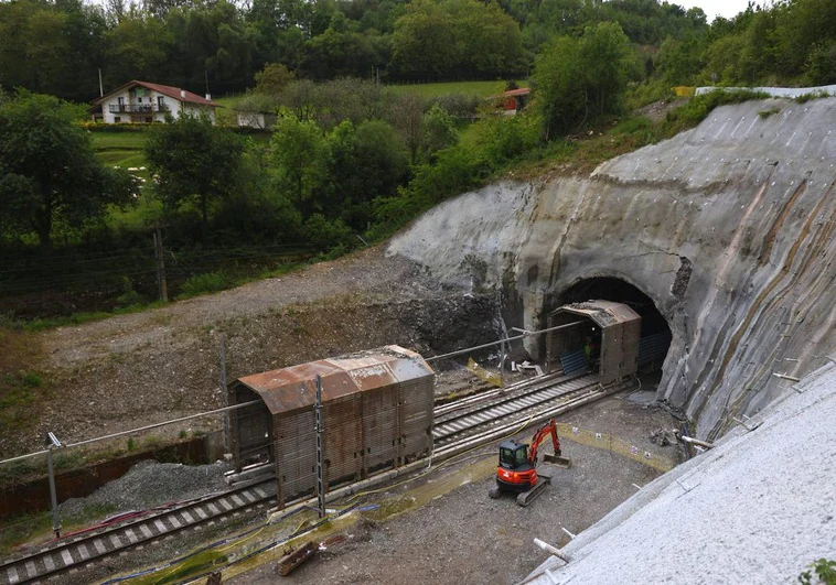 La detección el lunes de unas grietas en el túnel de Gaintxurizketa durante una inspección rutinaria ha obligado a cortar la circulación durante «unos 15 días».