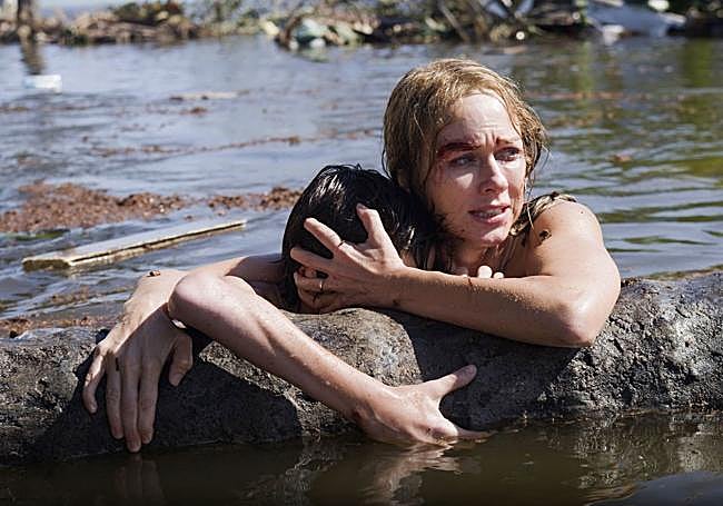 Naomi Watts en una escena de 'Lo imposible'.