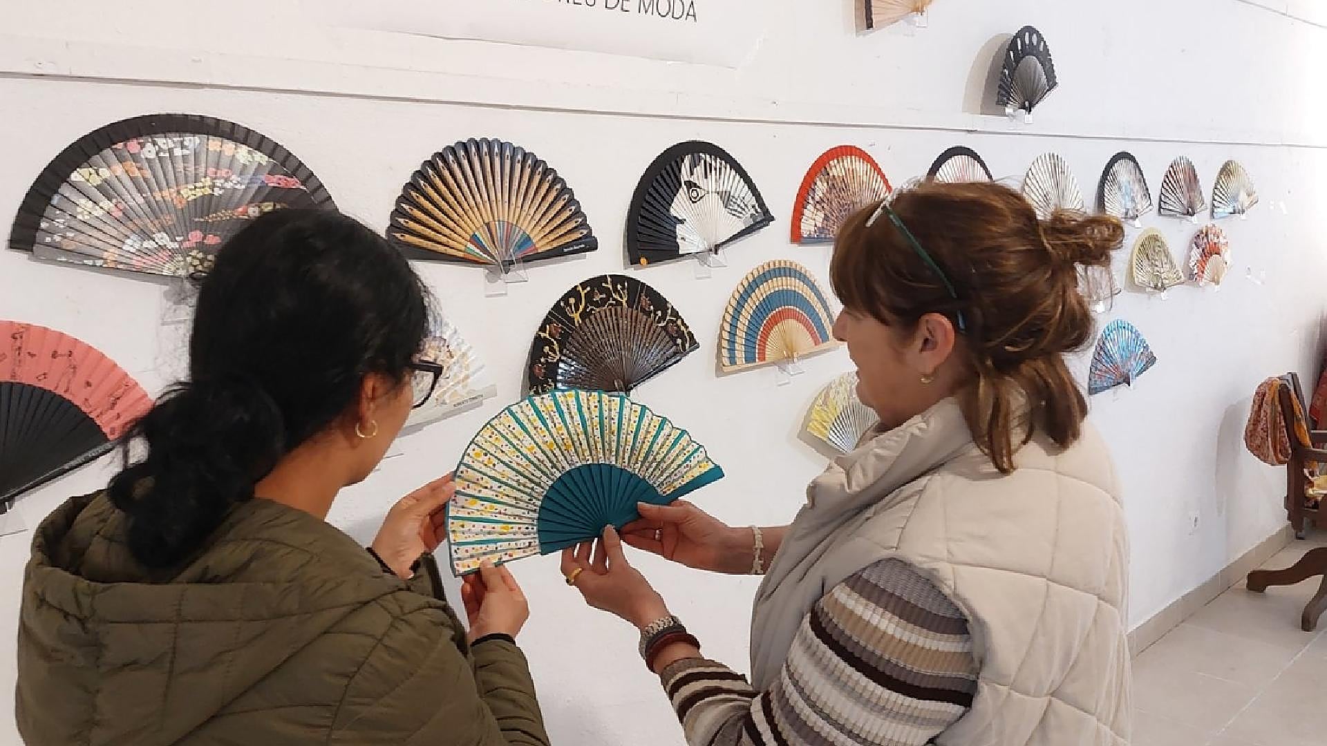 Zarautz: Más de un centenar de abanicos forman parte de la exposición ...