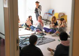 Imagen de varias mujeres durante una de las sesiones semanales que realiza el nuevo grupo de apoyo en Andragora.