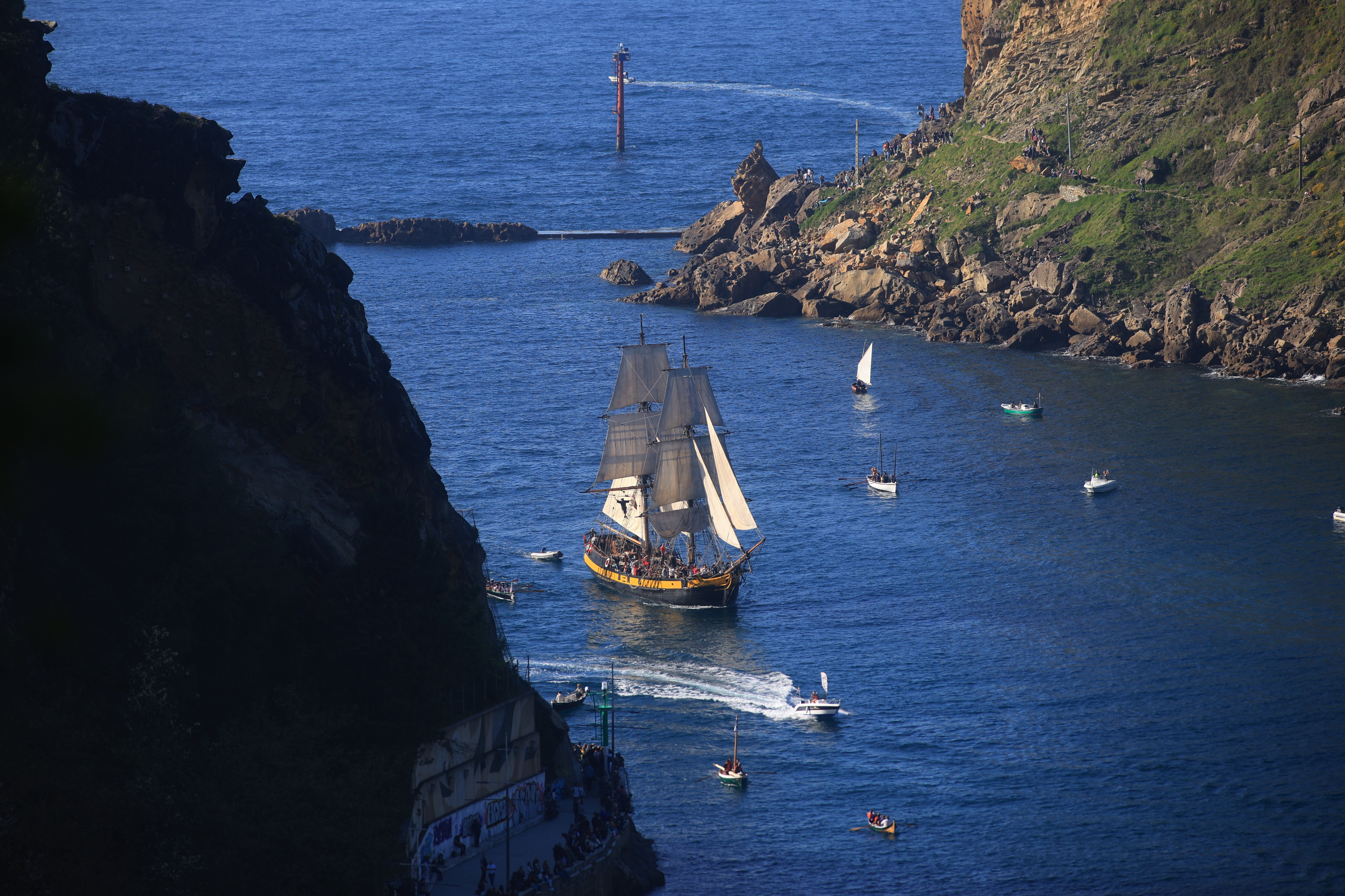 Las mejores imágenes de la entrada de los barcos en la bahía