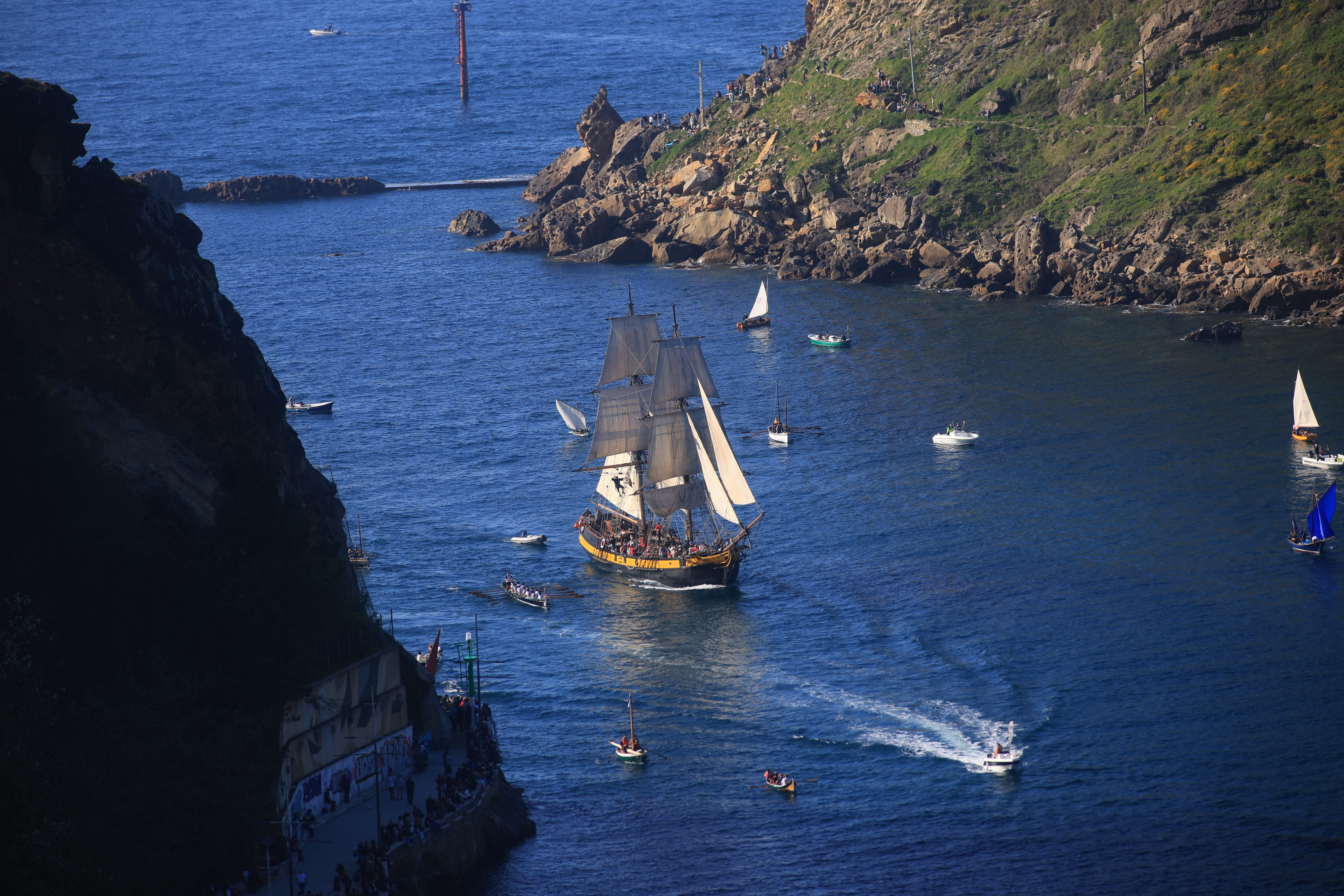 Las mejores imágenes de la entrada de los barcos en la bahía