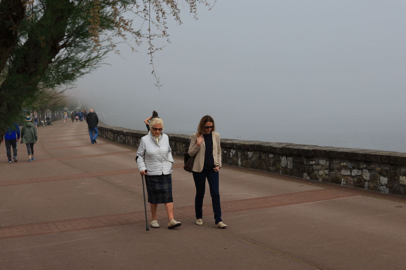 Un manto gris desde Hondarribia a Santa Clara