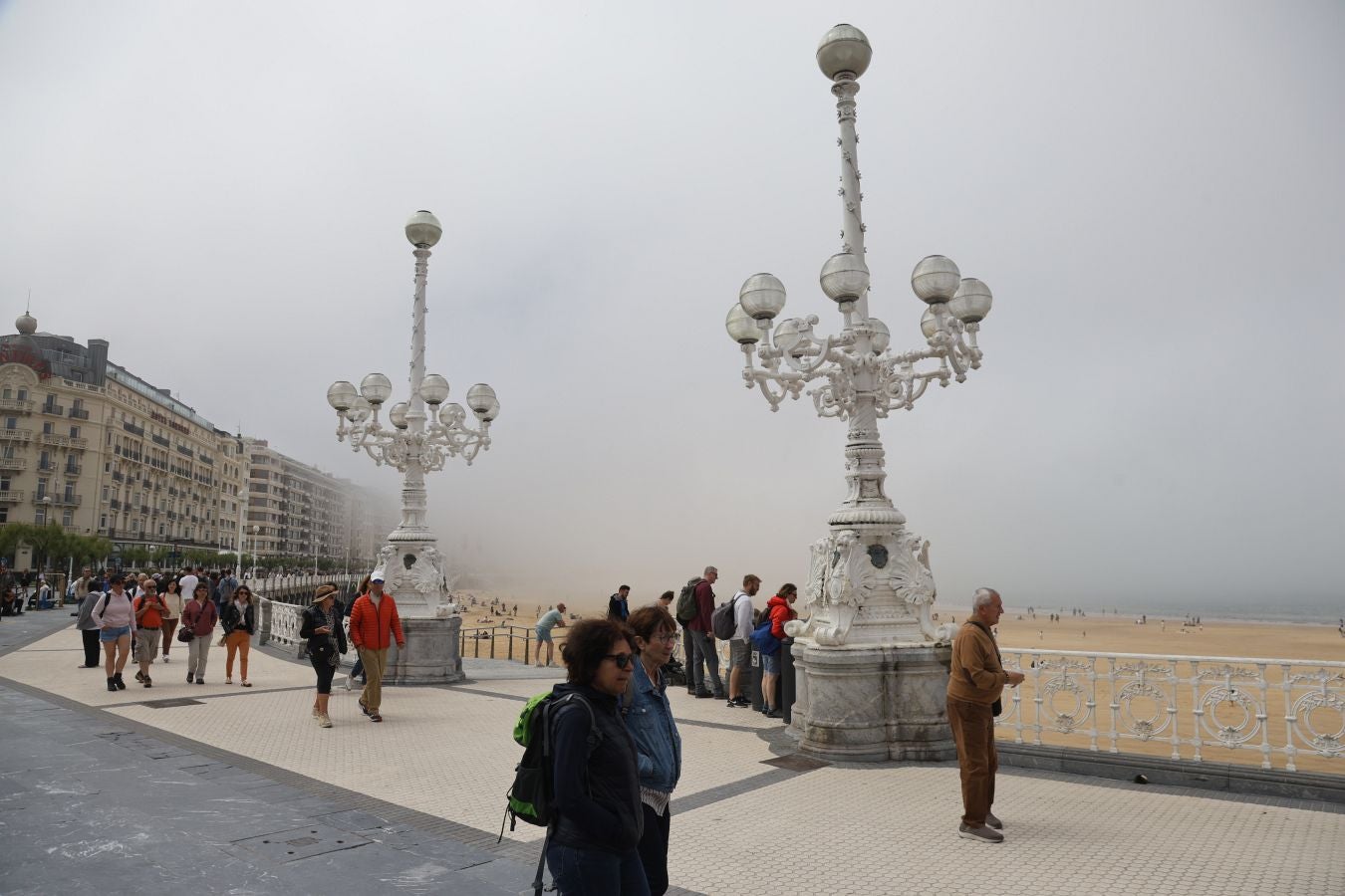 Un manto gris desde Hondarribia a Santa Clara