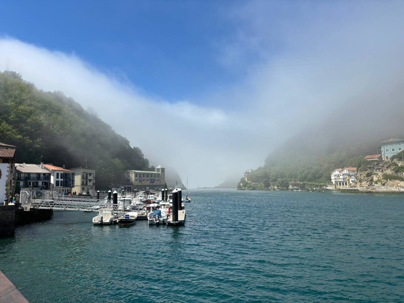 Un manto gris desde Hondarribia a Santa Clara