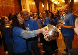 El Bera Bera celebró el título de Copa con una comida en Petritegi.