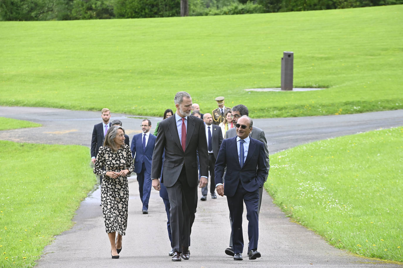 La visita del rey Felipe VI a Chillida Leku, en imágenes