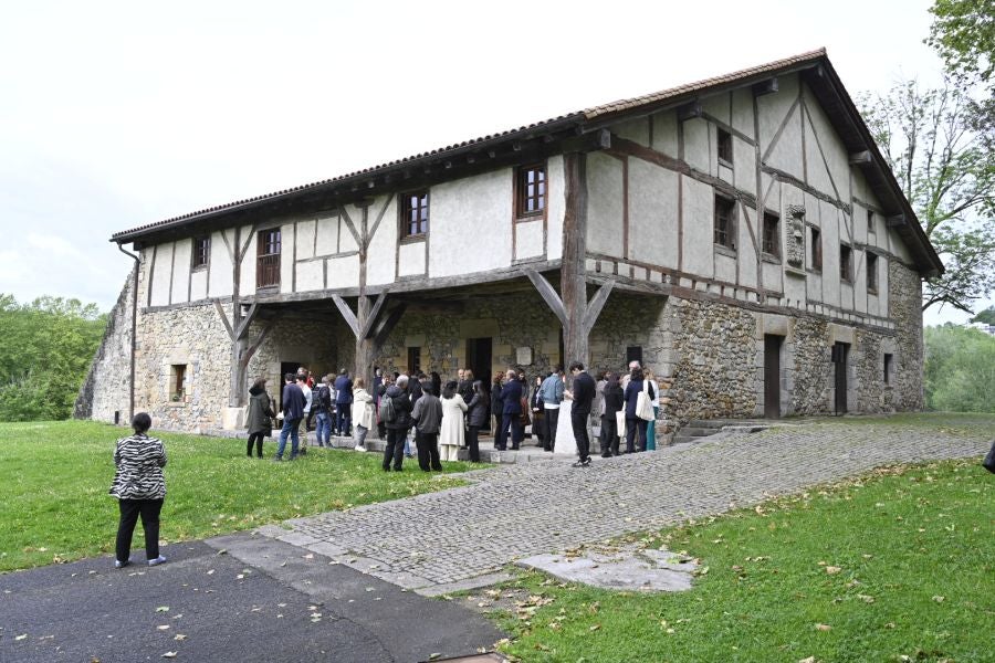 El Caserío Zabalaga recorre los años 80 de Chillida
