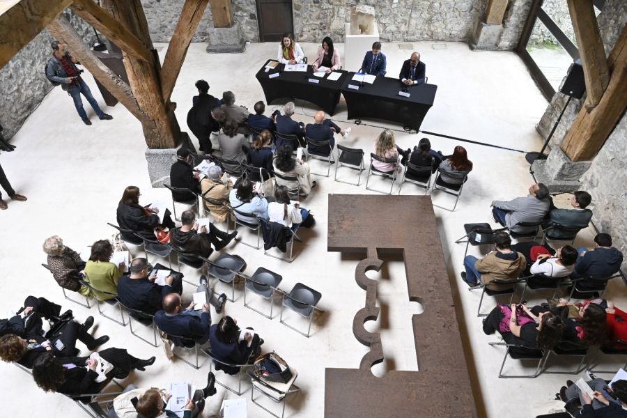 El Caserío Zabalaga recorre los años 80 de Chillida