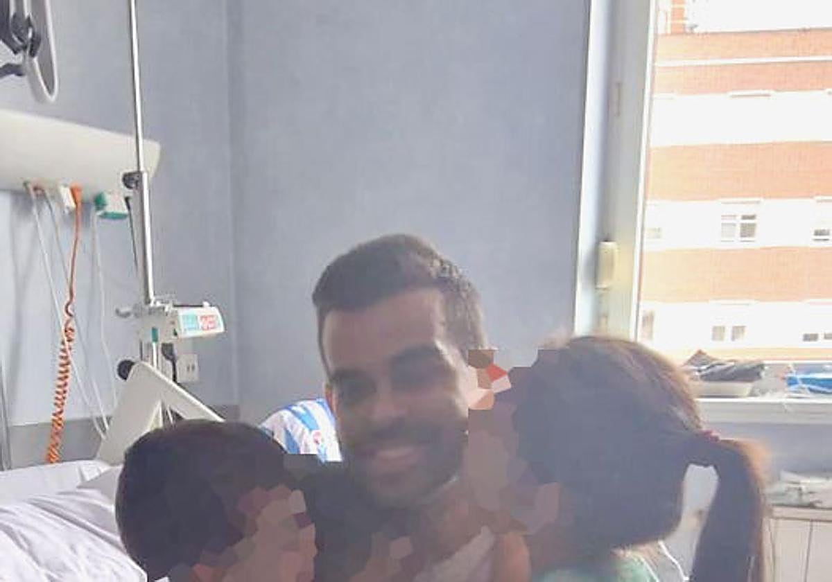 El lasartearra que fue repatriado de Tailandia por el ejército ya está en planta: «Estoy que me como el mundo»