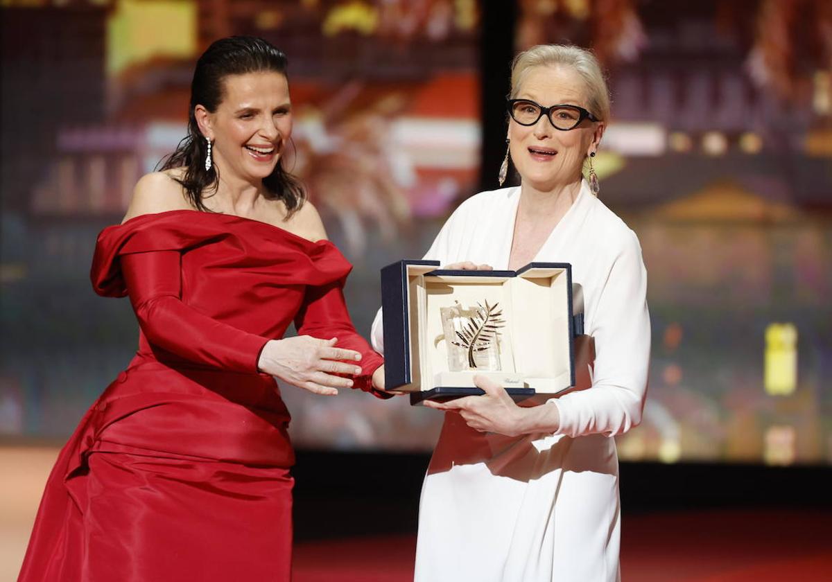 Juliette Binoche dedicó un emocionante discurso a Meryl Streep sobre el escenario del Palais des Festivals.