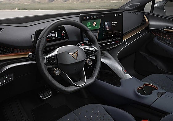 Con sus dos motores eléctricos disponibles podemos optar por 286 o 340 caballos, cuyo precio partirá de los 52.000 euros.Interior sorprendente del Cupra Tavascan.