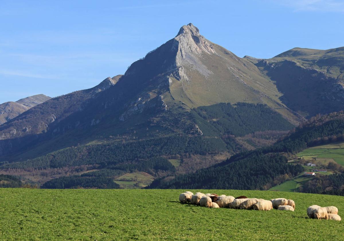 Icónico perfil del Txindoki.