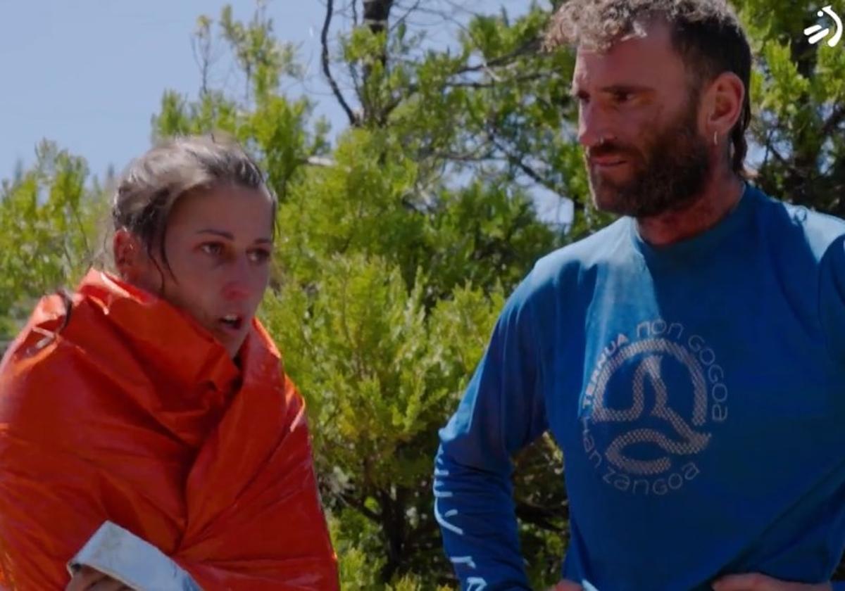 Andrea Azkune, tras vivir serios apuros en El Conquis, junto a Lobo.