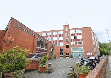 «Nunca hemos visto a nadie en esa oficina»