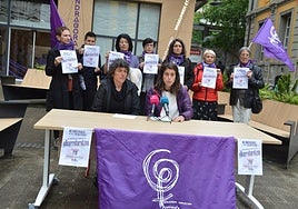 Representantes del movimiento feminista, durante su comparecencia de hoy