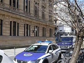 Robo, choque contra la policía y una huida de siete días: la Ertzaintza detiene a un ladrón en busca y captura en Donostia