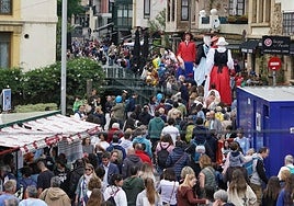 Jendetza bildu du Ibilaldiak Getxoko kaleetan.