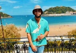 El hermano de Rihanna, Rorrey Fenty, disfrutando de las vistas de la bahía de La Concha este fin de semana en San Sebastián.