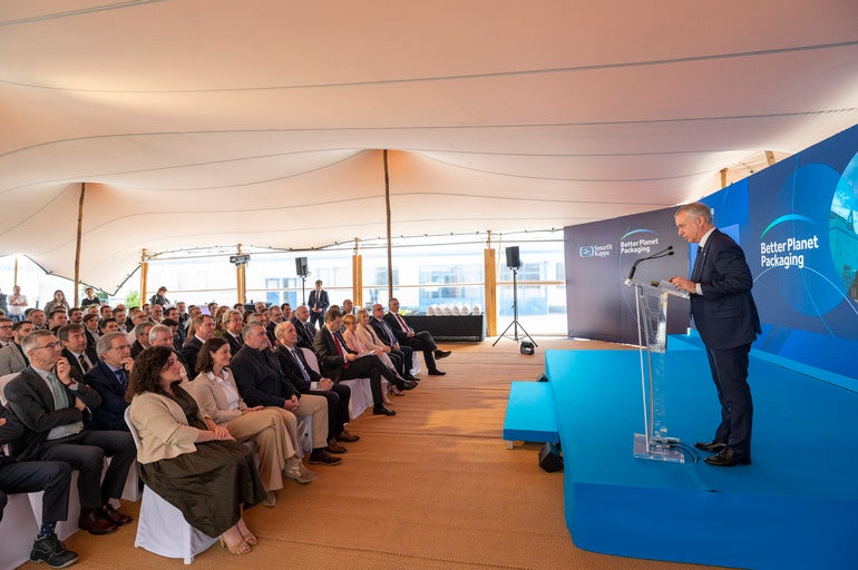 Urkullu llama a «pagar bien a las personas» y «mejorar las condiciones laborales»