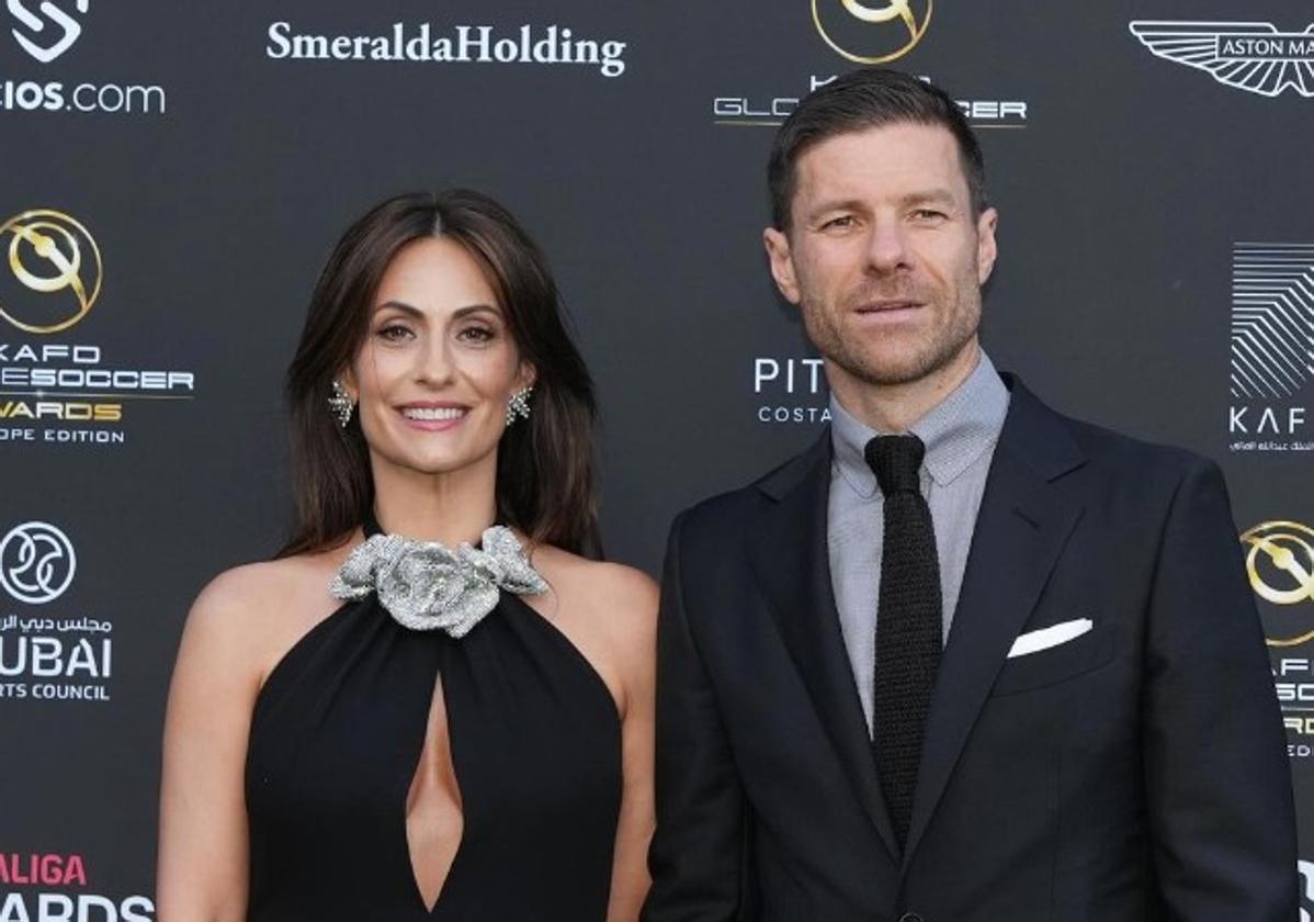 Nagore Aranburu, orgullosa de su marido Xabi Alonso tras recibir el premio a mejor entrenador del año en los Globe Soccer Awards