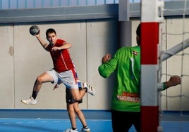 Gran partido de Aiert Labayen, jugador del sénior masculino.