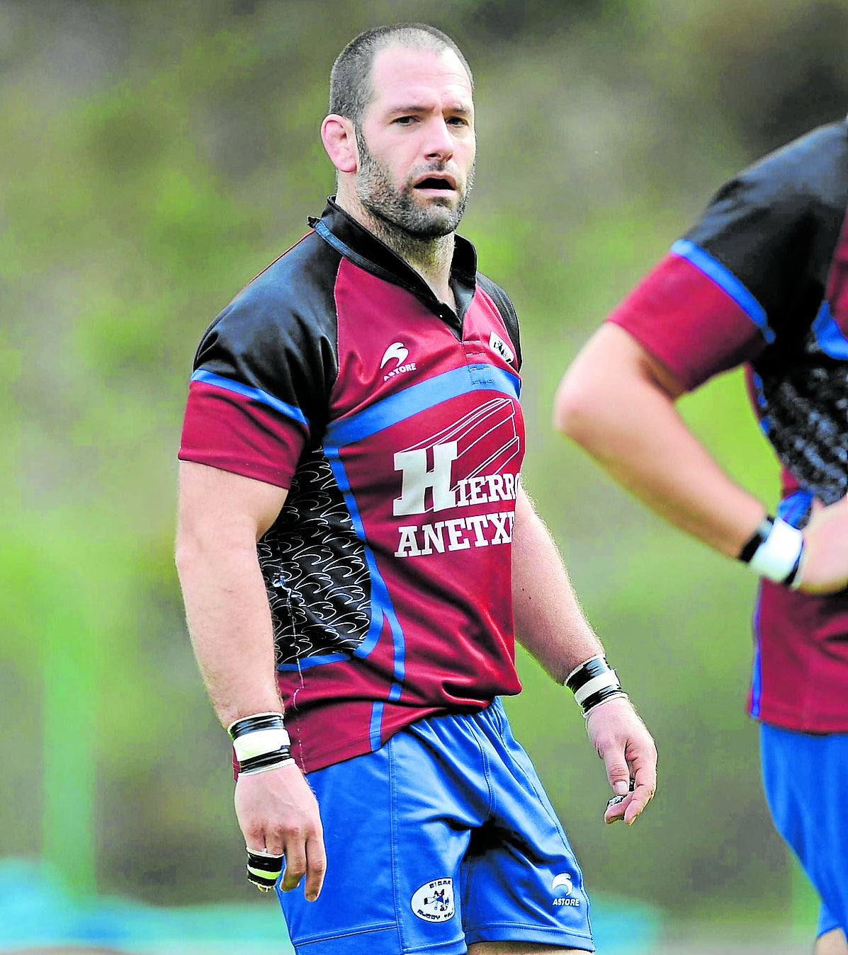 Compromiso. Urtzi Abanzabalegi, tras su paso por clubes como Ordizia o Stade Hendayais, regresó a Eibar, ejerciendo como jugador y directivo.