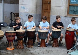 Ordizia ha acogido la fiesta de la escuela pública.