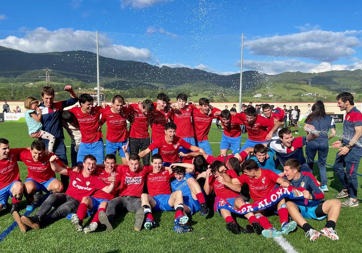 «El ascenso es de todos. Eskerrik Asko»