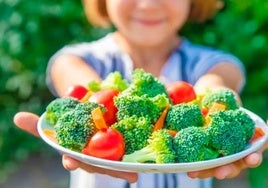 Dieta vegana o vegetariana en niños: ¿un peligro de salud para los menores?