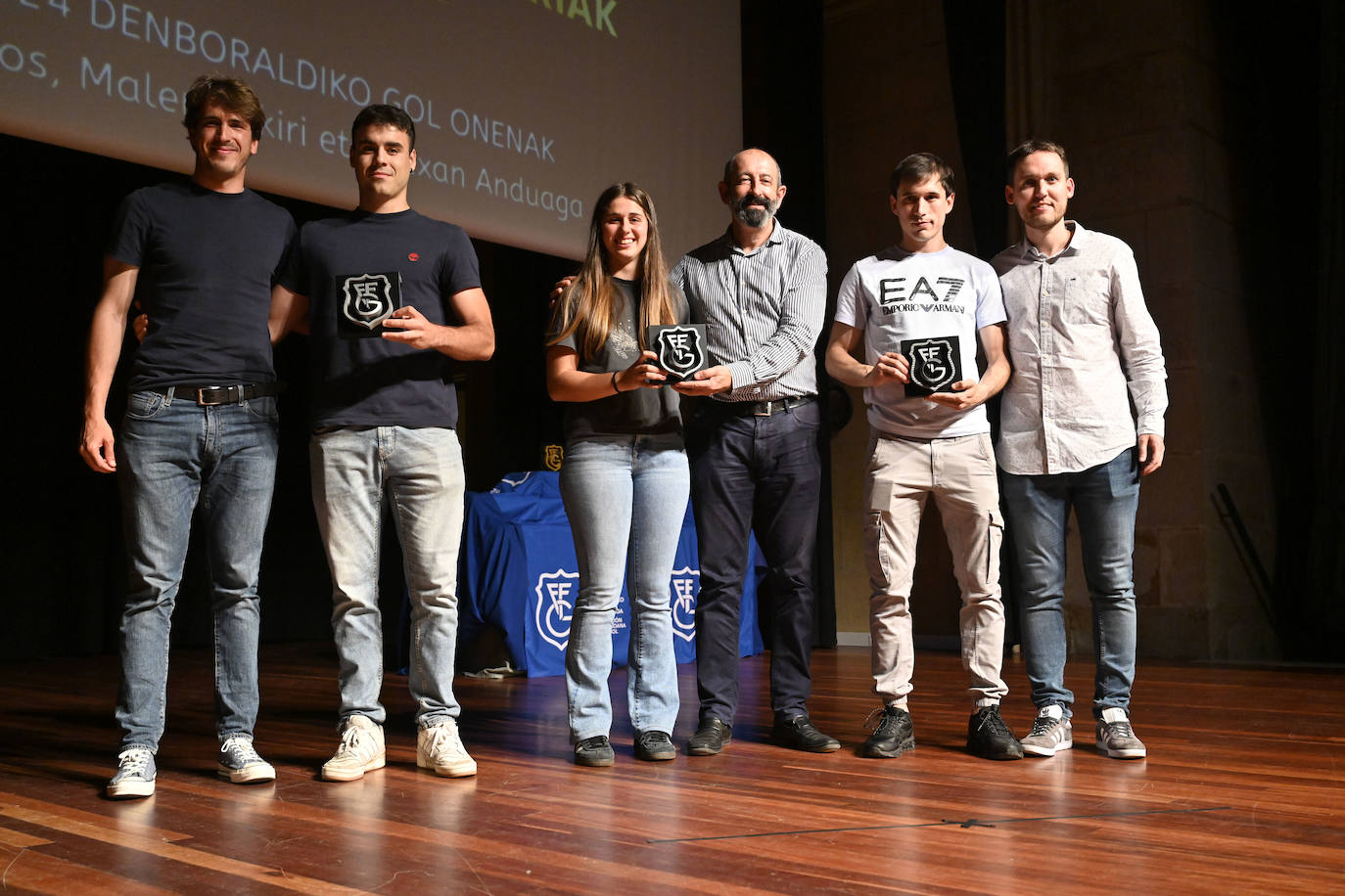 Los 27 premiados en la Gala del Fútbol Guipuzcoano