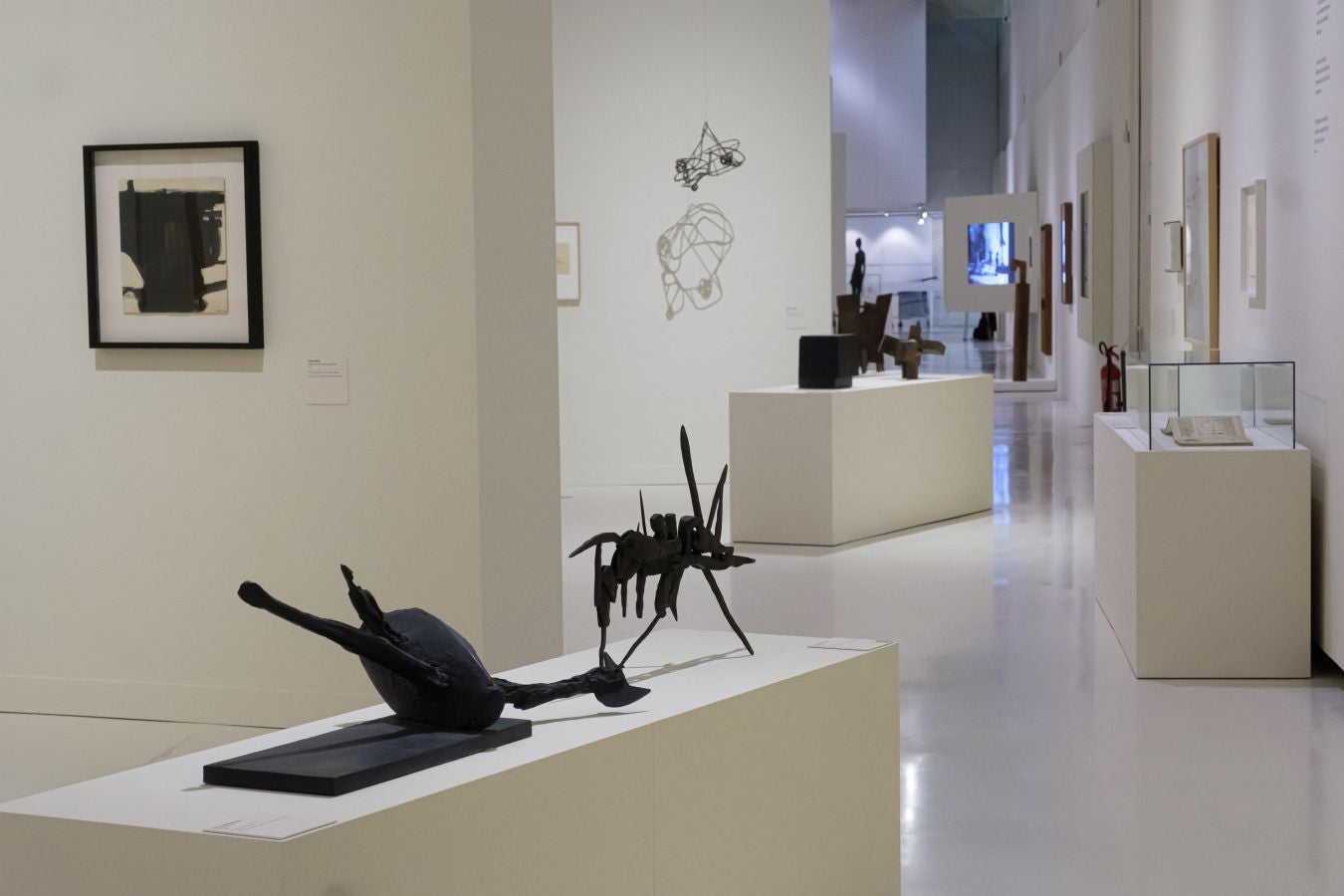 Una colección con obras de Chillida, Miró, Picasso y Balenciaga