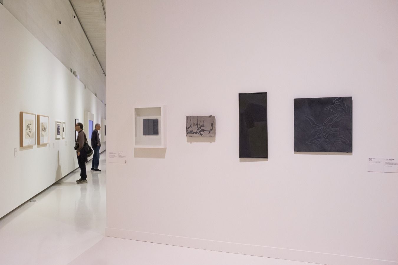 Una colección con obras de Chillida, Miró, Picasso y Balenciaga