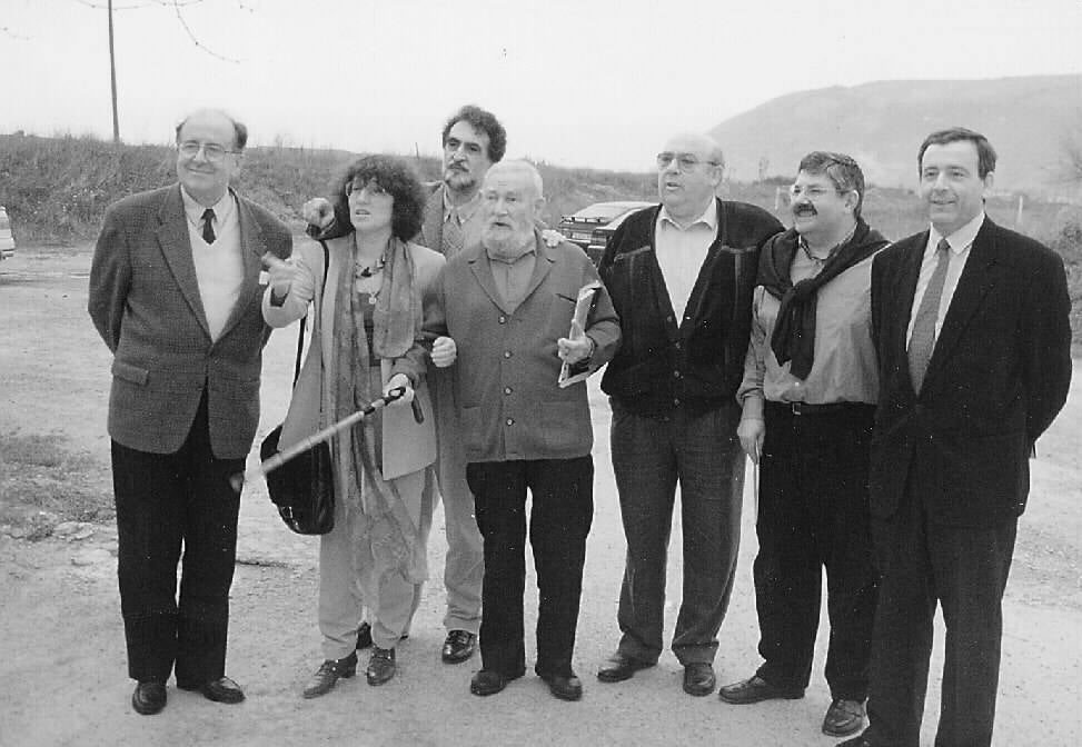 La comisión que creó 'el museo de las esculturas al aire libre', con Oteiza.