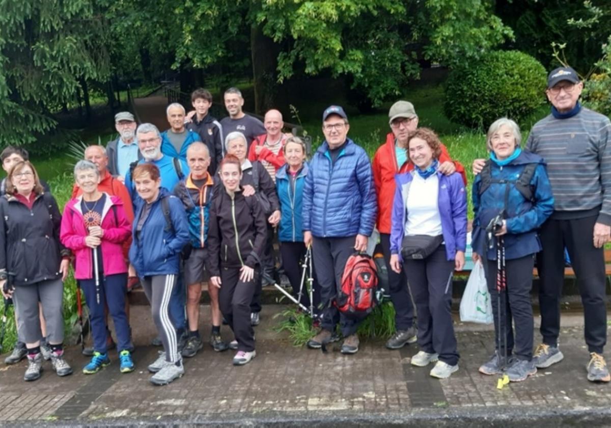 Un grupo de 20 personas realizó el recorrido completo de la bajada.