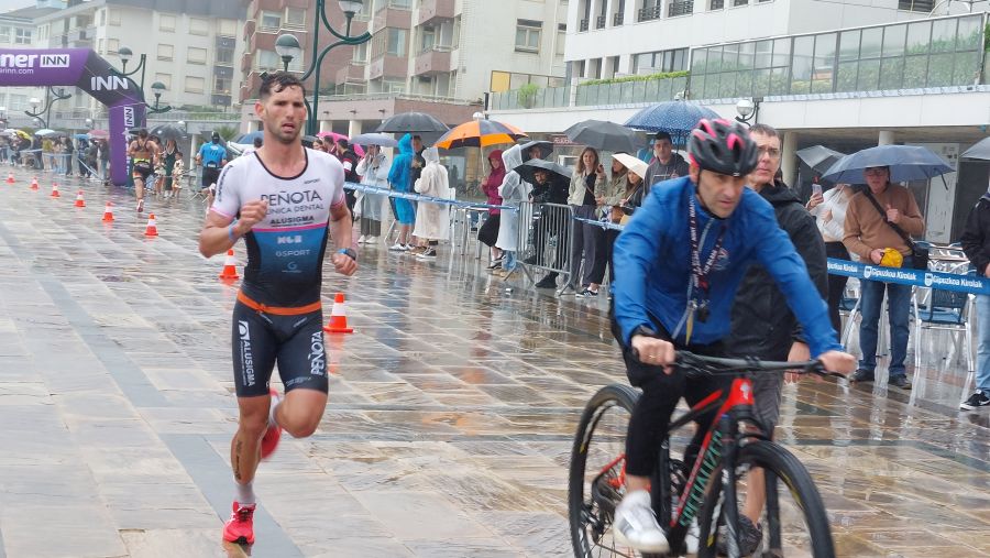 Multitudinario Triatlón de Zarautz