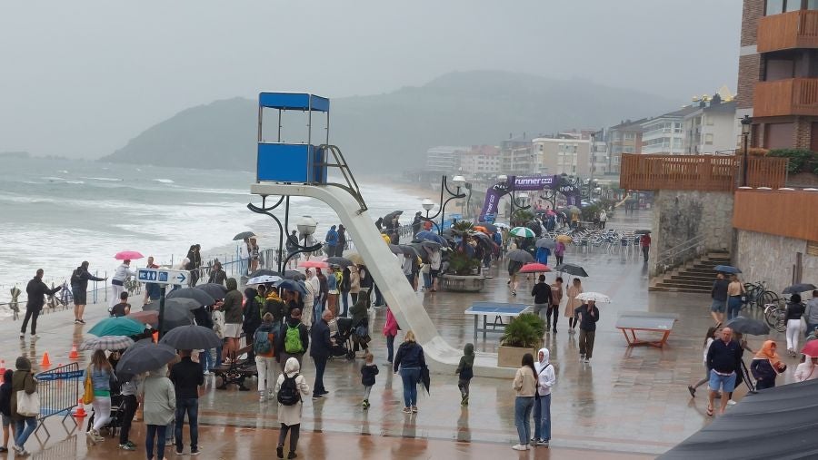 Multitudinario Triatlón de Zarautz