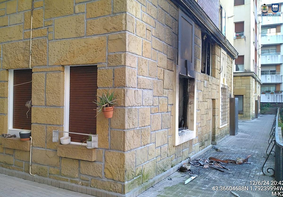 Susto en Hondarribia por el incendio de un sofá en un bajo