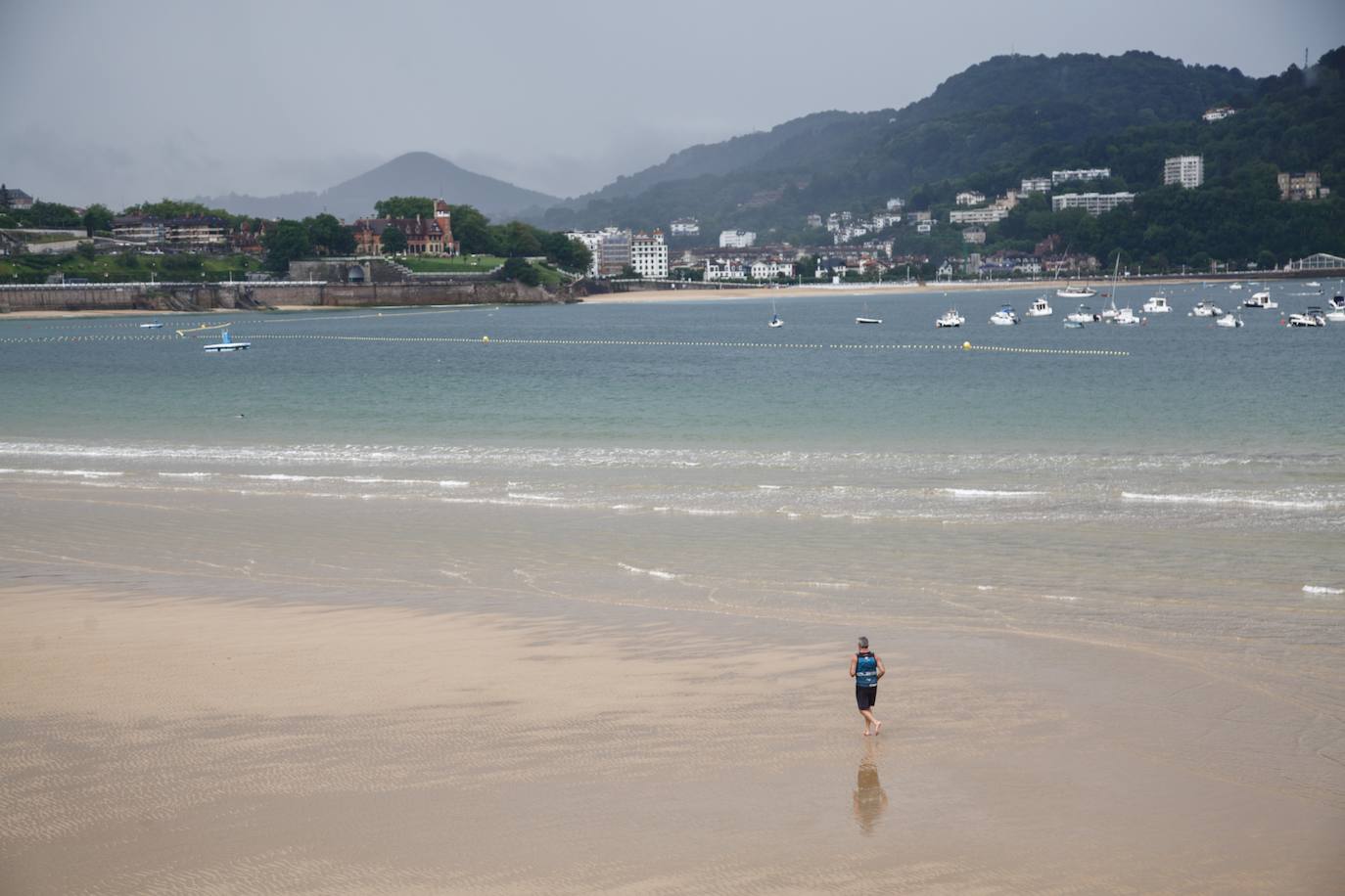 Miércoles lluvioso antes de un jueves veraniego en Donostia