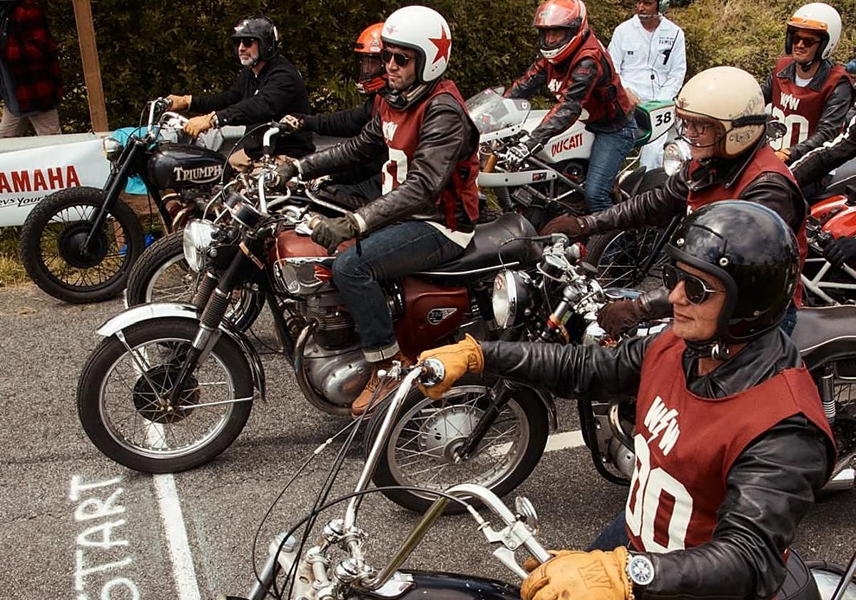 Imagen principal - Participantes y público llenaron la carretera en Jaizkibel.