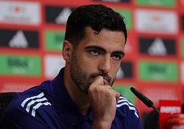 Mikel Merino, en la rueda de prensa de este miércoles en la concentración de España.
