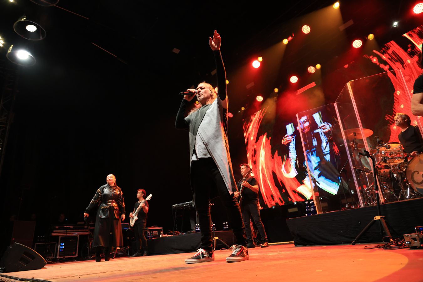 Las mejores imágenes del concierto de Camela en Irun