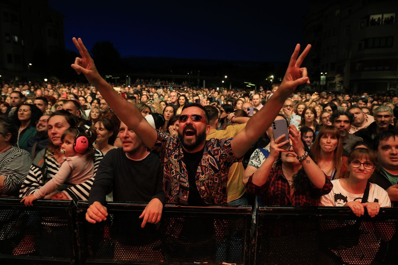 Las mejores imágenes del concierto de Camela en Irun