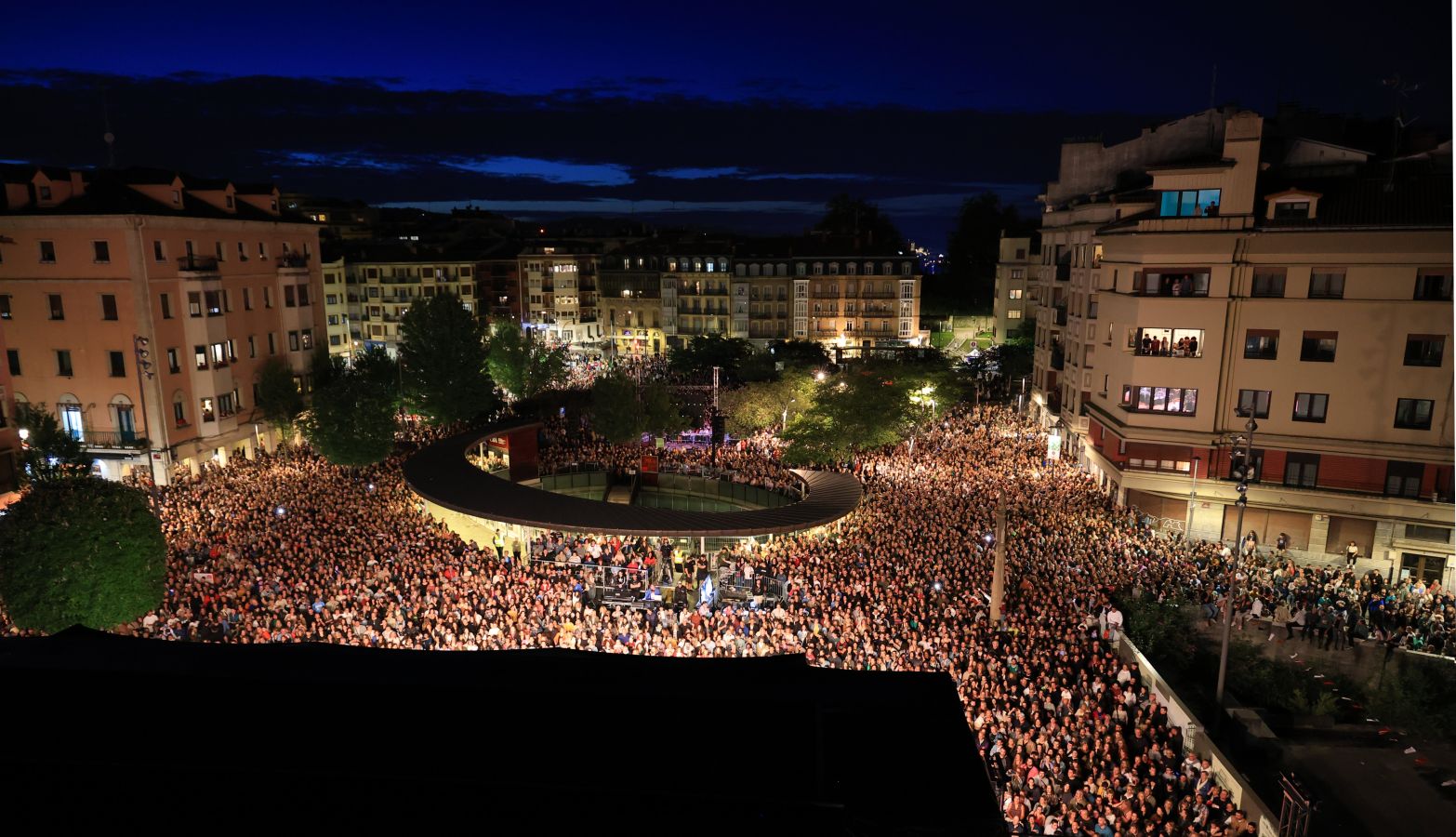 Las mejores imágenes del concierto de Camela en Irun