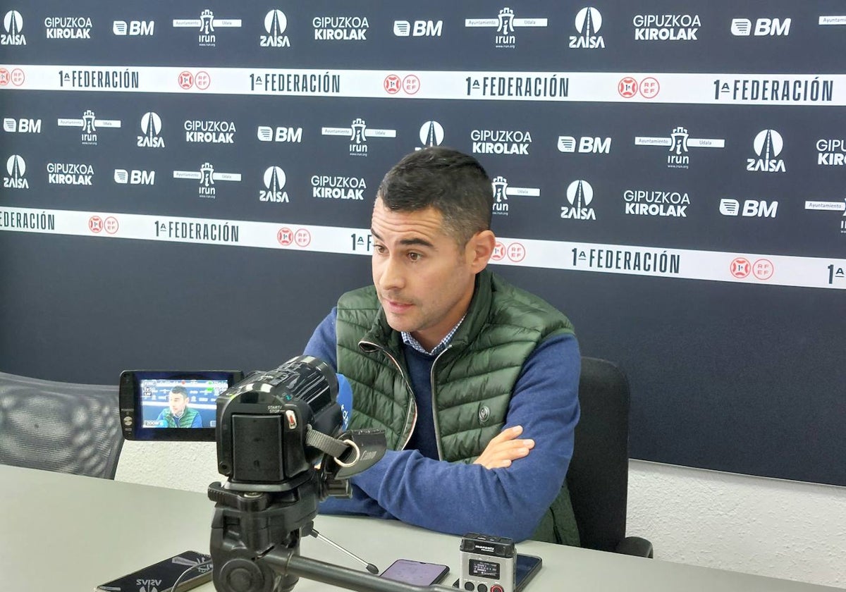 Fran Justo en una de sus últimas ruedas de prensa en el Stadium Gal.