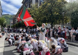 Lurra Dantza Taldea, anfitriona de la fiesta.