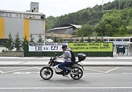 El ERE de Cementos Rezola afecta a 56 trabajadores, más de la mitad de la plantilla