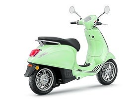 Vespa ya ofrece nuevos modelos de sus icónicas motocicletas